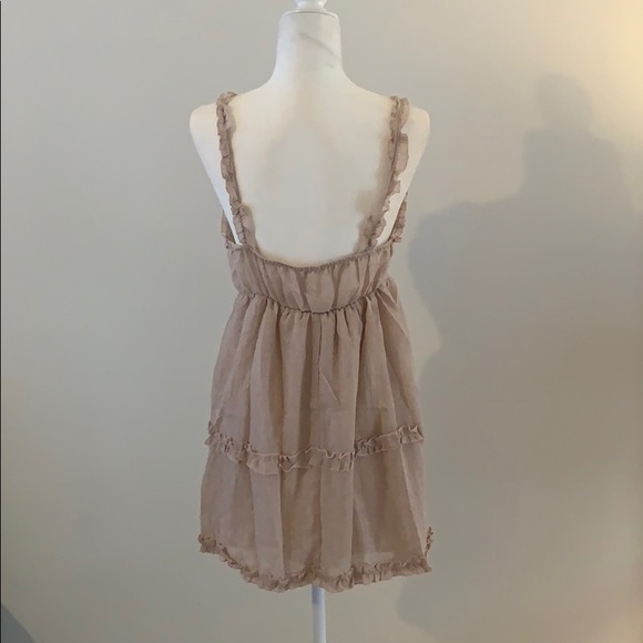 Blush summer dress with key hole detail - Picture 2 of 4